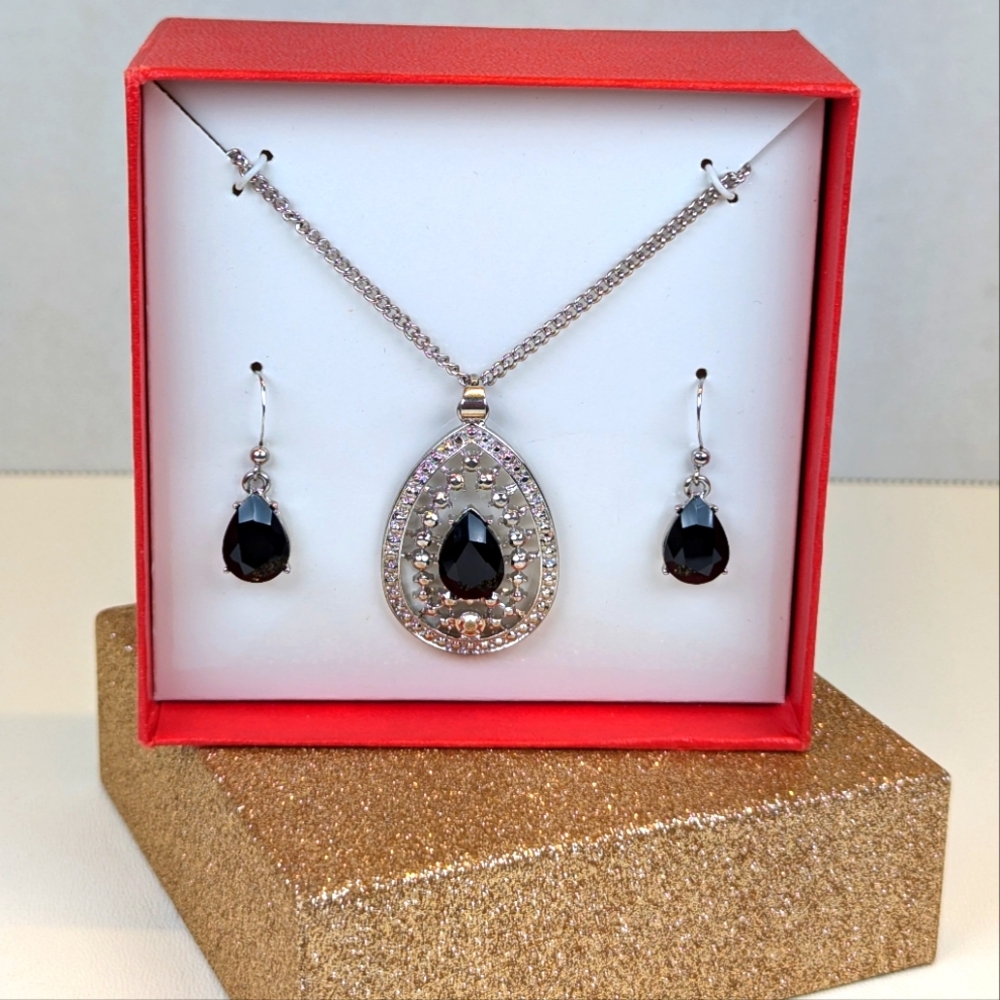 Necklace & Earrings Set Silver with Black Gemstones in Gift Box New Hook Dangle